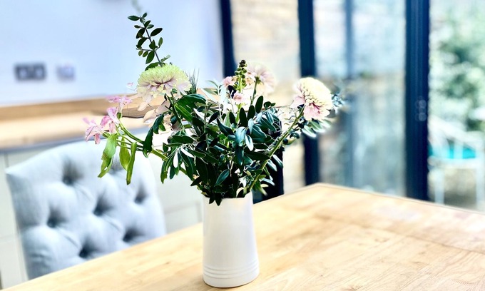 North Richmond Apartment | Luxury London 3 db/2 bath Apartment w Garden/Parking (child/pet friendly!)