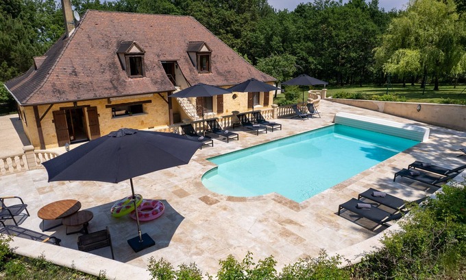 Rampieux Villa | Luxury Maison Saint-Blaise near Monpazier - with private heated pool and garden