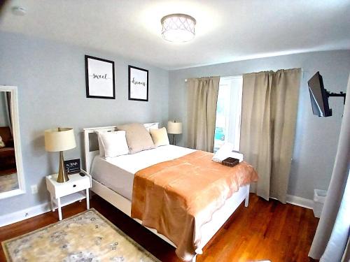 Northeast Bed & Breakfast | Luxury & Merry Private Room in DC