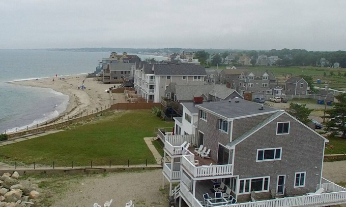 Minot House | Luxury Minot Oceanfront Dog Friendly Hot Tub 5BR Families & Groups