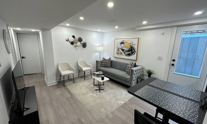 Richmond Hill Apartment | Luxury Modern B Appartment