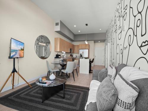 Northeast Miami Apartment | Luxury & Modern Condo in Design District with Pool