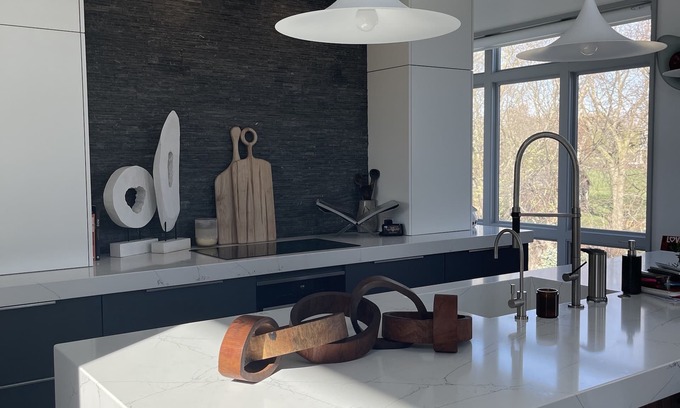 Elkhorn House | LUXURY MODERN HOME LOADED WITH ALL THE EXTRAS