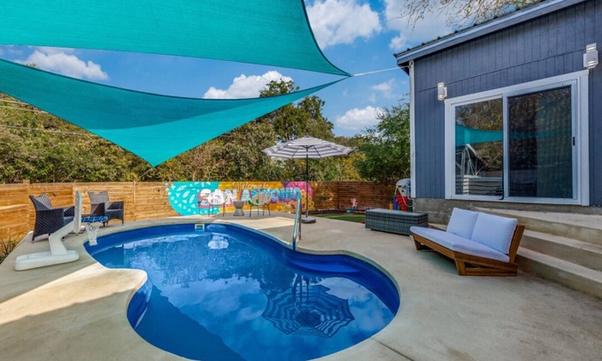 Oak Park - Northwood House | Luxury Modern Home with Heated Pool/Hot Tub, Pool Table, Poker Room & Games