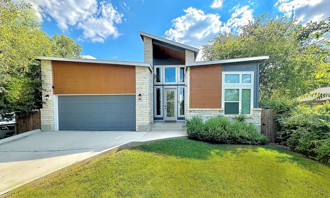 Arena District House | Luxury Modern Home Frost/Freeman/Pearl/Riverwalk