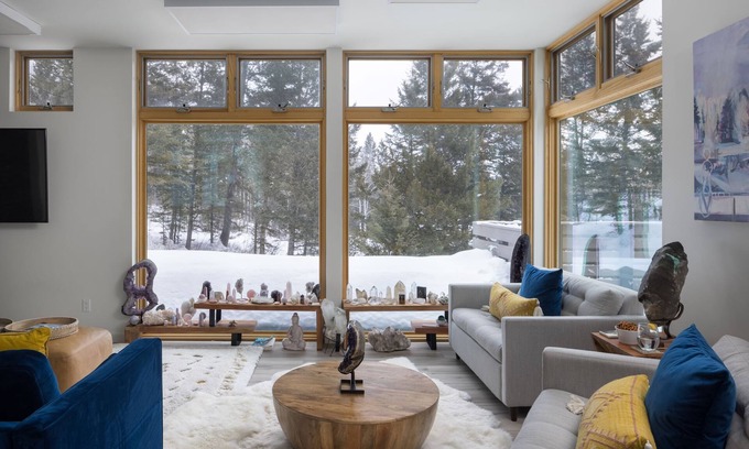 Wilson House | Luxury Mountain Modern with a Gym! Standing Desks. Hiking, Biking, Back Country.