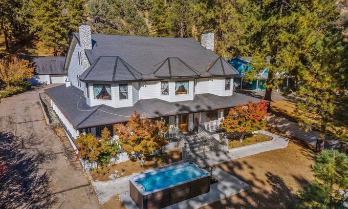 Wrightwood Other | Luxury Mountain Retreat: Skiing, SPA, Arcade & Bar