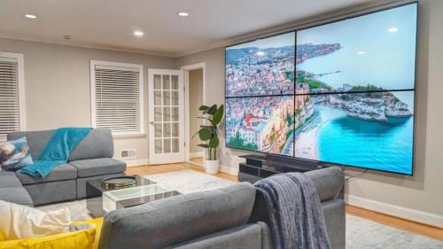 Seminary Hill House | Luxury Movie Theater Home 10 mins to Washington DC