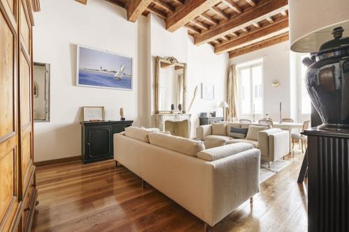 Santa Maria Novella Apartment | Luxury Nest in Historic Florence