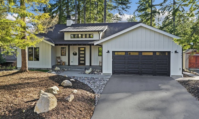 Union House | Luxury New Custom Home on Alderbrook Golf Course