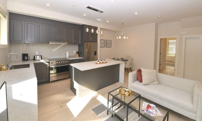 Upper Lonsdale House | Luxury New Townhome, prime location