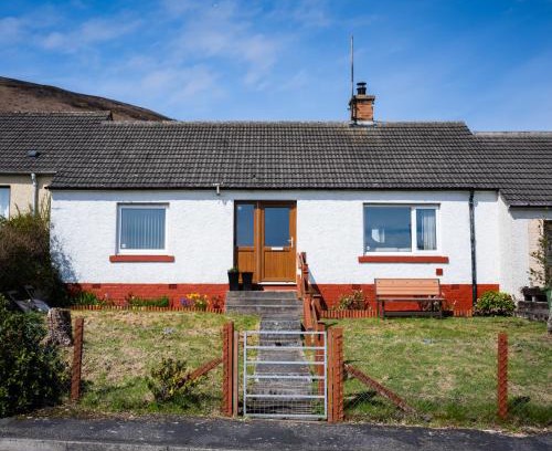 Helmsdale House | Luxury North Coast 500 Cottage by Helmsdale, stunning sea views
