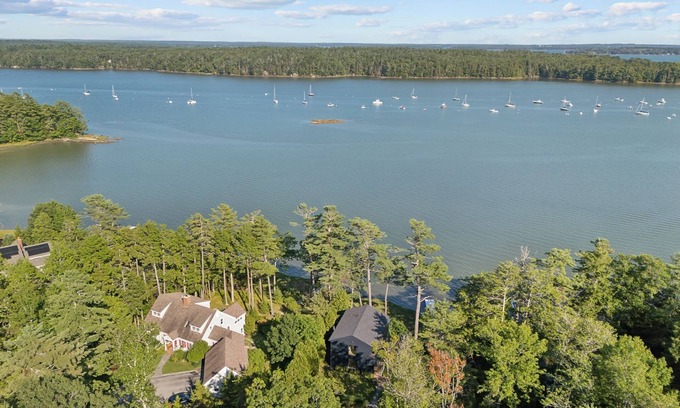 Freeport House | Luxury Oceanfront Freeport Estate