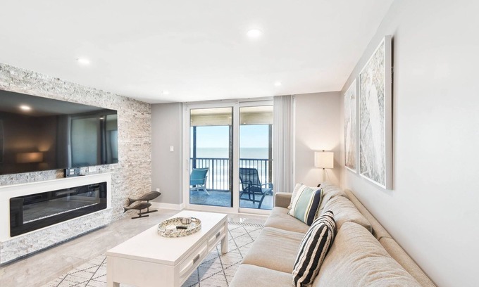 St. Petersburg - Clearwater Condo | Luxury Oceanfront Penthouse Condo!