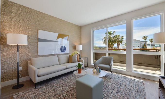Mountain View Apartment | Luxury One Bedroom with Full-Service Amenities