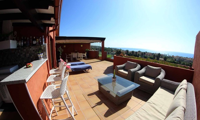 Casares Apartment | Luxury penthouse Doña Julia Golf