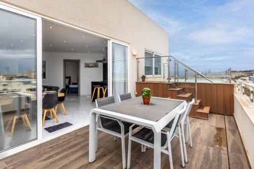 Ta' Xbiex Apartment | Luxury Penthouse for families only with Pool and Seaview in Ta Xbiex Malta