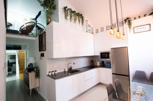 Santa Marinha Apartment | LUXURY PENTHOUSE - River Gallery Art - View&Center