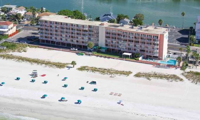 Treasure Island Apartment | Luxury Penthouse Suite at the Island Inn Beach Resort