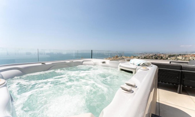 Fuengirola Apartment | Luxury Penthouse with Rooftop