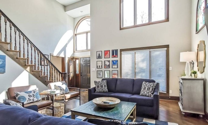 West Plaza House | Luxury Plaza House. Amazing Property.