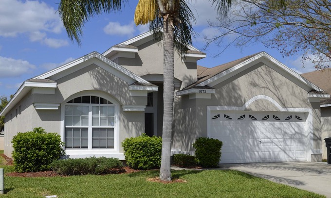Windsor Palms House | Luxury Pool Home Steps to Disney, 2 Master Suites, Gated, Game Rm, BBQ Free WiFi