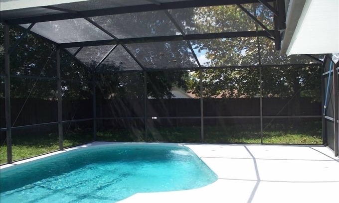Greater Groves House | Luxury Pool Villa 4BR/3BA South Facing, Privacy, 10min Disney
