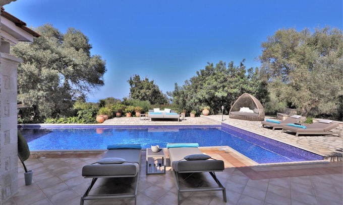 Atsipópoulon Villa | Luxury pool villa, sea view, garden, Crete, close to the beach, heated pool