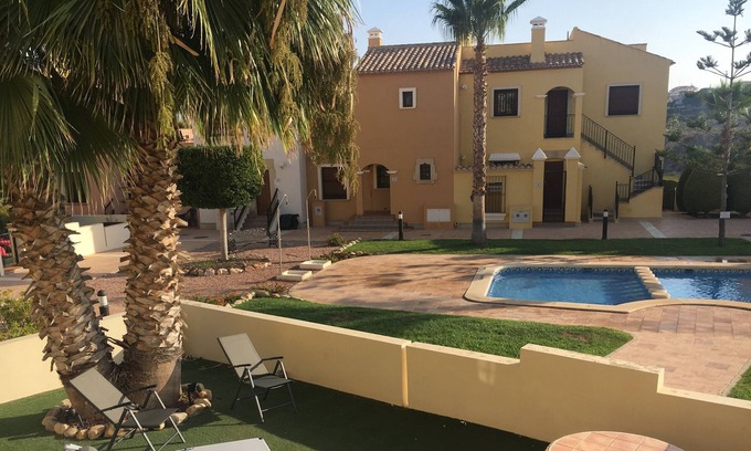 Algorfa Apartment | Luxury Poolside Apartment in the prestigious La Finca golf resort