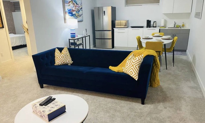 Fort Gary Apartment | Luxury Private basement suit. Private entrance and Private parking