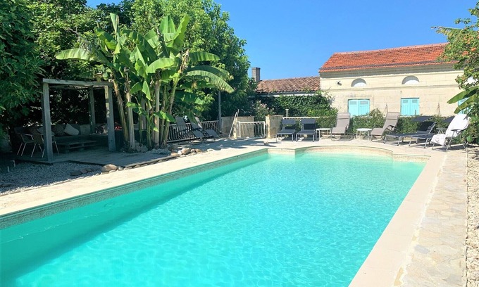 Saint-Ciers-de-Canesse House | Luxury Retreat,with private pool & vineyard, located within Bordeaux wine trails