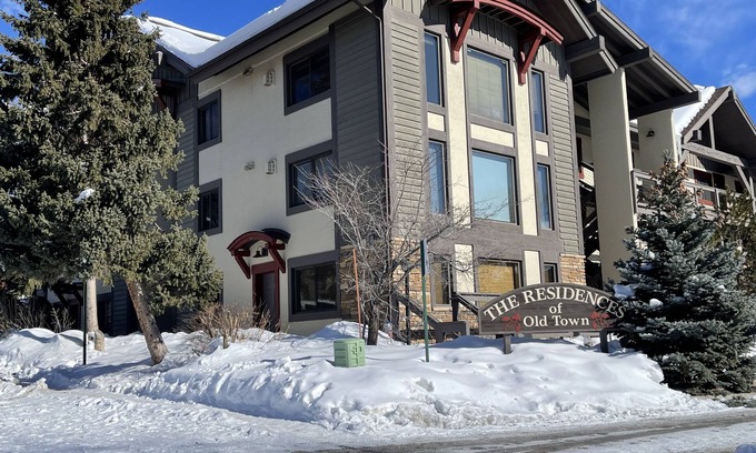 Downtown Steamboat Springs Condo | Luxury Remodel Downtown Condo Across from Yampa River