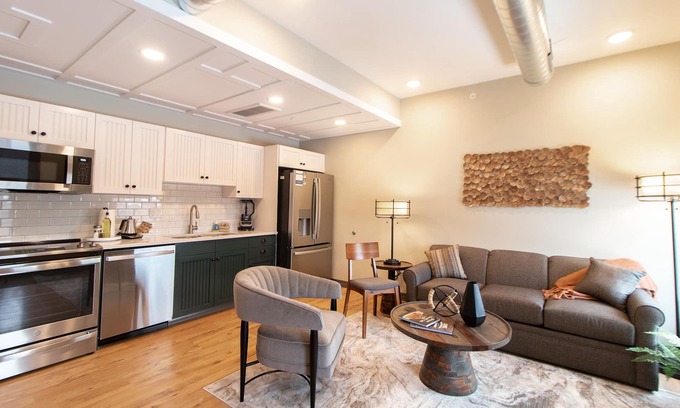 Duluth Apartment | Luxury Residential Suite Duluth Press 302