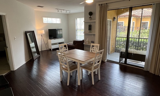 Sarasota Condo | Luxury resort-style 2 Br 2 Bath, pool, tennis court, parking, gym, fountain lake