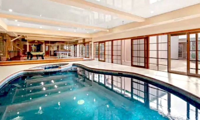 Warrandyte Villa | Luxury Resort Style Home with plenty of activities for young and old -Warrandyte