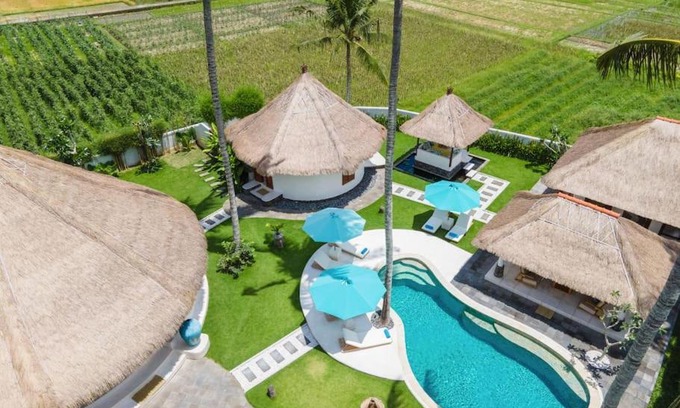 Kekeran Villa | Luxury resort style Villa!