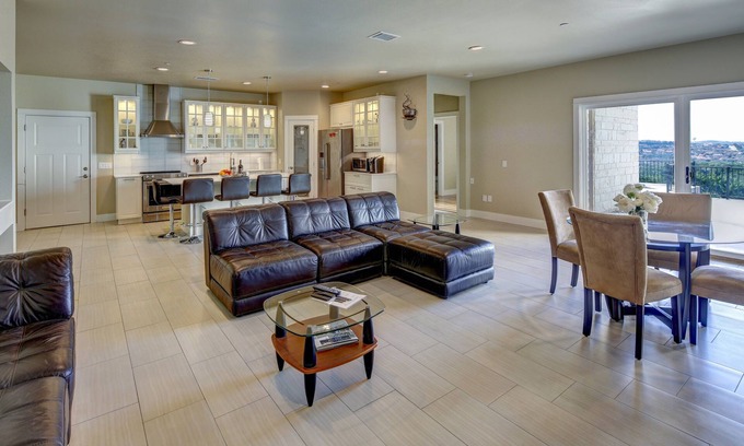 Lost Creek House | Luxury retreat, magnificent sunset views