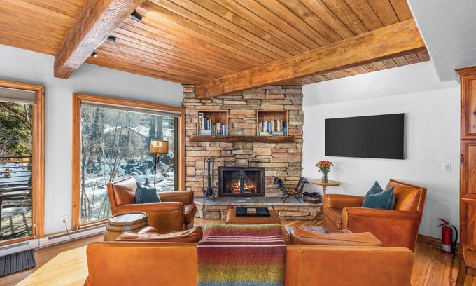 Aspen Condo | Luxury Riverfront duplex, spacious deck w/grill, 2 desks, heated Pool, hot tubs