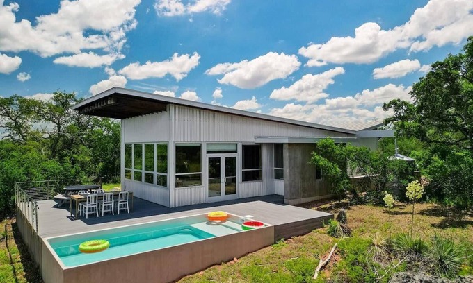 Llano House | Luxury Riverfront Retreat - 6 Cabins|Pool