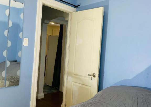 Old East York Apartment | Luxury Room VII East York Space Share Toronto Canada