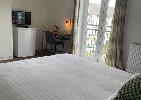 West Thurrock House | Luxury Rooms In Furnished Guests-Only House Free WiFi West Thurrock