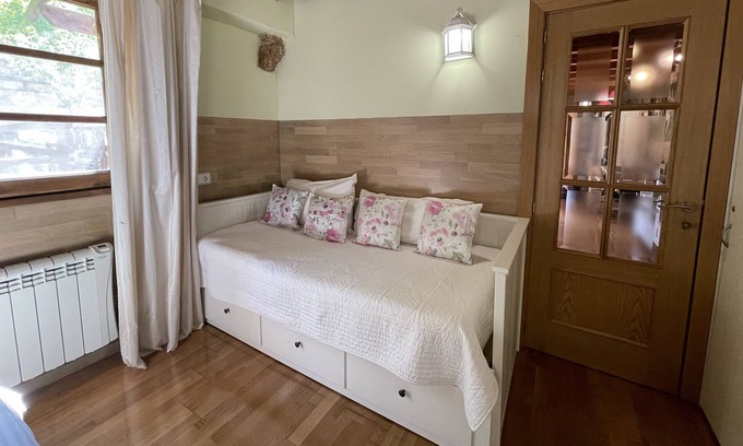 Oden Cottage | LUXURY RURAL HOUSE, "MOLI" WITH POOL