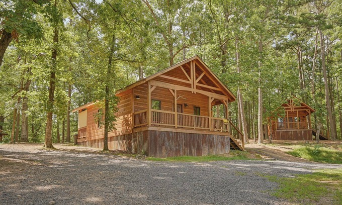 Board Camp Cabin | Luxury rustic cabin located 3 miles to Wolf Pen Gap, Sleeps 5, 2 bedroom, 1 bath