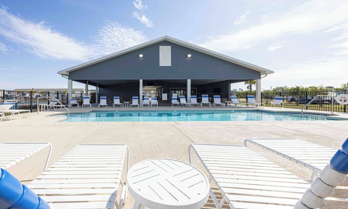 Foley RV Rental | Luxury RV Lot 40 at Grand Riviera Resort in Foley, AL