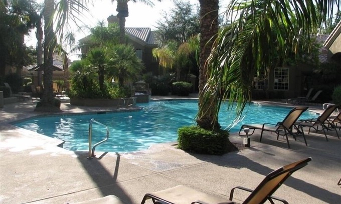 Paradise Valley Village Condo | Luxury Scottsdale Condo with Mountain Views