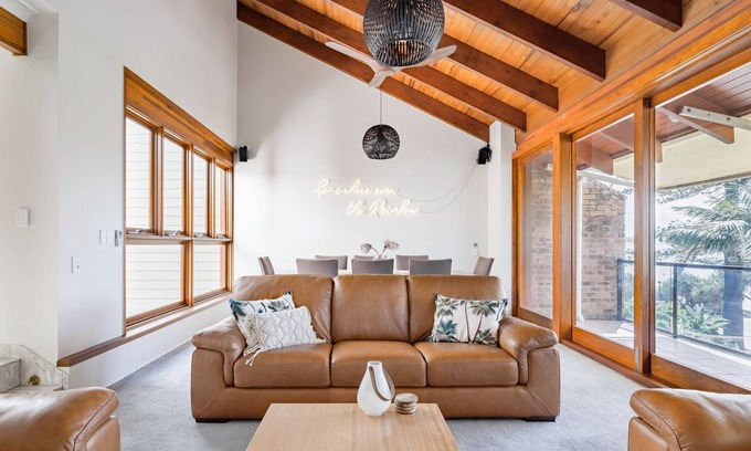 Coolangatta House | Luxury Self-Contained House - Rainbow Bay, Snapper Rocks
