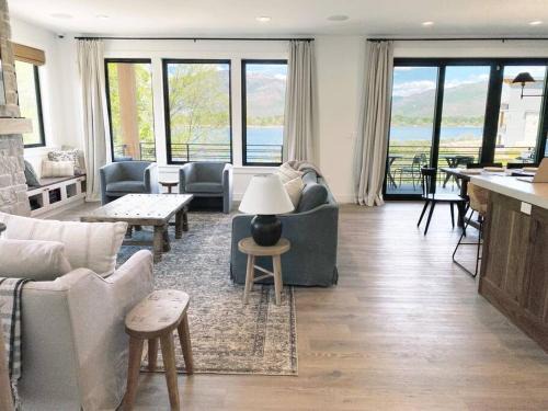 Ogden House | Luxury Ski Home 5 min from SnowBasin, 50' from Pineview Lake