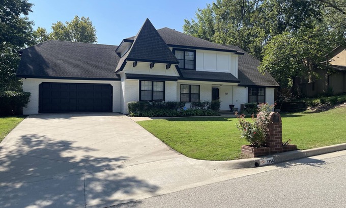 South Tulsa House | Luxury Southern Hills Home w/Pool great place for staycations,