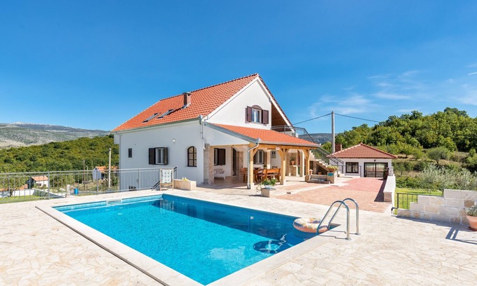 Ruzic Villa | Luxury spacious villa with pool & magnificent view