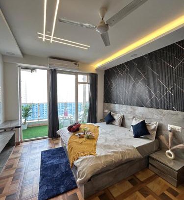 Greater Noida Apartment | Luxury Stay by Good vibes studio